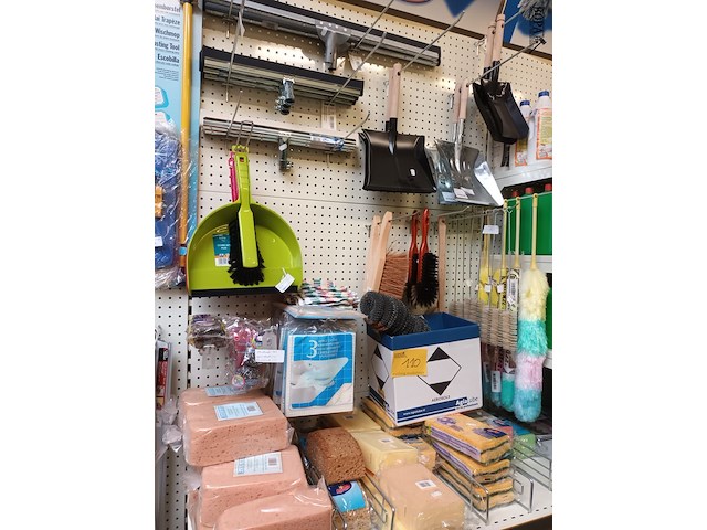 Lot 110 - poetsmateriaal. 100 stuks - afbeelding 1 van  12