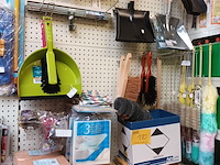 Lot 110 - poetsmateriaal. 100 stuks - afbeelding 1 van  12