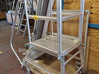 Lot 1101 - aluminium trap - afbeelding 2 van  5