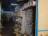 Lot 1102 - diverse stoffen. inhoud kokers - afbeelding 2 van  11