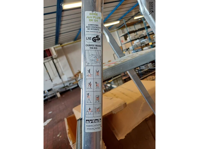 Lot 1107 - aluminium ladder. 2 stuks - afbeelding 3 van  3
