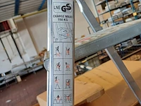 Lot 1107 - aluminium ladder. 2 stuks - afbeelding 3 van  3