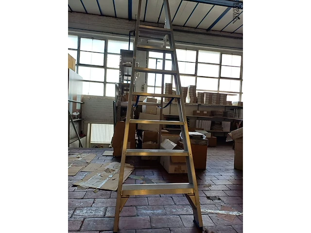 Lot 1108 - aluminium ladder - afbeelding 3 van  3