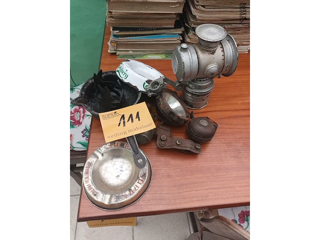 Lot 111 - brocante. 8 stuks - afbeelding 1 van  4