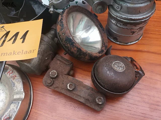 Lot 111 - brocante. 8 stuks - afbeelding 3 van  4