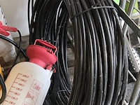 Lot 111 - inhoud rolcontainer, rugsproeiers, kabel...ong 5 stuks - afbeelding 3 van  4