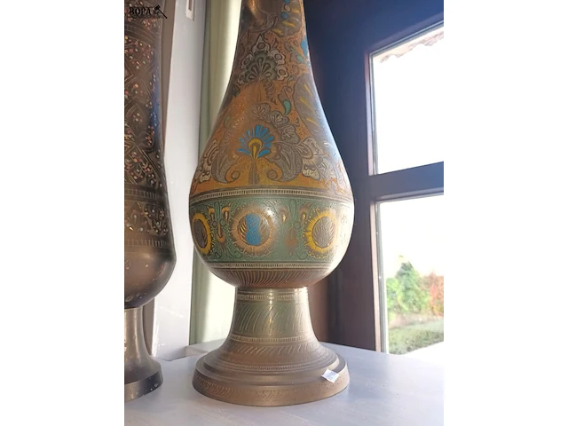 Lot 111 - koperen vaas. 2 stuks - afbeelding 2 van  4