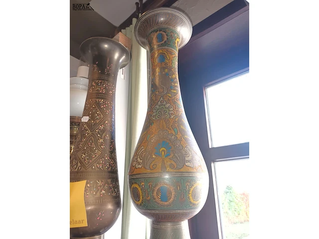 Lot 111 - koperen vaas. 2 stuks - afbeelding 3 van  4
