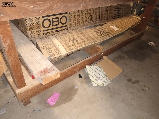 Lot 111 - lot kabelgoten obo - afbeelding 2 van  3