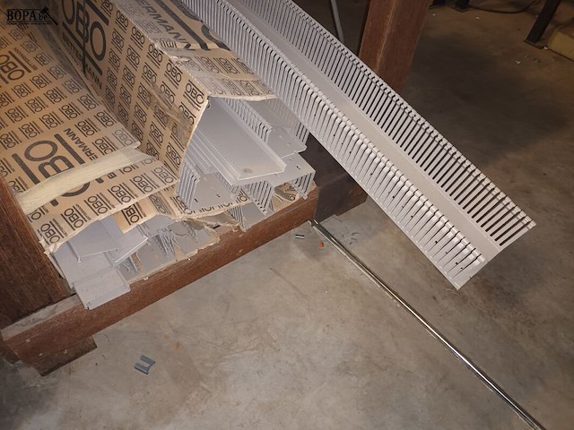 Lot 111 - lot kabelgoten obo - afbeelding 3 van  3