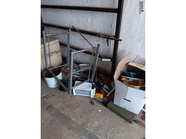 Lot 111 - lot oud ijzer - afbeelding 1 van  5