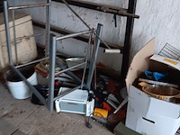 Lot 111 - lot oud ijzer - afbeelding 1 van  5