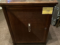 Lot 111 - naaimachine in meubel singer - afbeelding 1 van  7