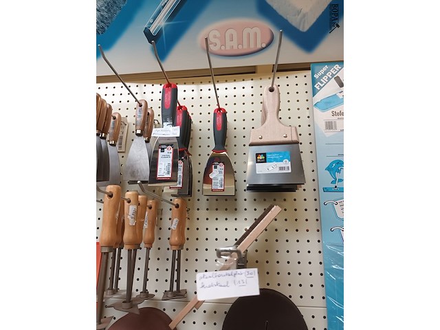 Lot 111 - schuurpapier en schrepers. 170 stuks - afbeelding 6 van  6