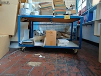 Lot 1112 - transportkar met inhoud - afbeelding 2 van  2