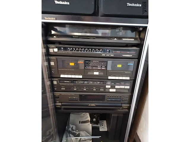 Lot 1116 - muziekinstallatie technics - afbeelding 2 van  5
