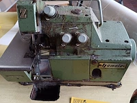 Lot 1118 - naaimachines en weegschaal - afbeelding 2 van  6