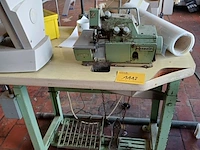 Lot 1118 - naaimachines en weegschaal - afbeelding 3 van  6