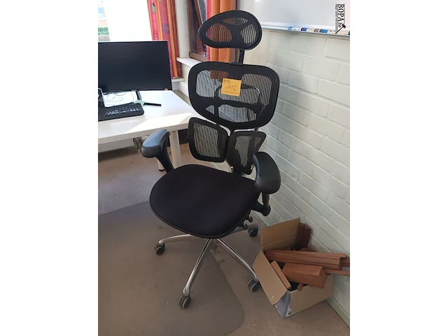 Lot 112 - ergonomische bureaustoel - afbeelding 2 van  4