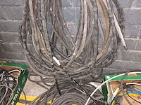 Lot 112 - luchtdrukslangen - afbeelding 2 van  3