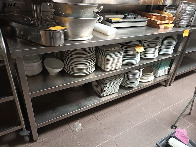 Lot 112 - rvs werktafel - afbeelding 1 van  2