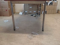 Lot 112 - tafel - afbeelding 2 van  3