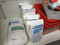 Lot 112 - verfmateriaal. 120 stuks - afbeelding 7 van  7