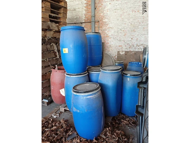 Lot 1120 - pvc vat. 20 stuks - afbeelding 1 van  3