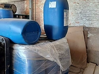 Lot 1120 - pvc vat. 20 stuks - afbeelding 2 van  3