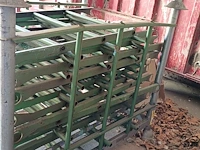 Lot 1122 - stapelrek met inhoud. 2 stuks - afbeelding 3 van  4