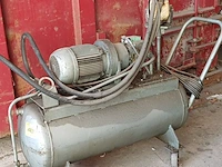 Lot 1123 - compressor - afbeelding 1 van  4