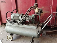 Lot 1123 - compressor - afbeelding 2 van  4