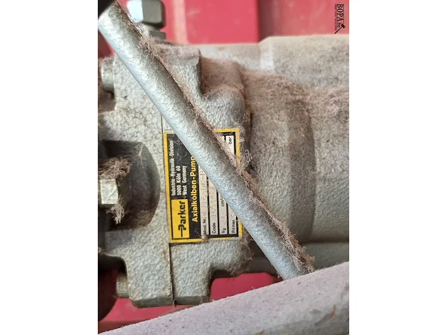Lot 1123 - compressor - afbeelding 4 van  4