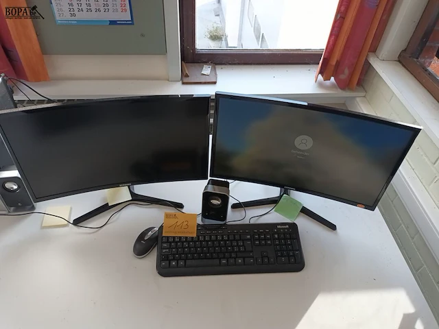 Lot 113 - computerconfiguratie - afbeelding 5 van  5