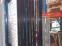 Lot 113 - draaibare wandhouder voor posters - afbeelding 2 van  4