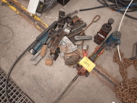 Lot 113 - lot werkmateriaal - afbeelding 1 van  5