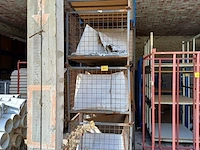 Lot 1132 - metalen stapelbak. 32 stuks - afbeelding 6 van  7