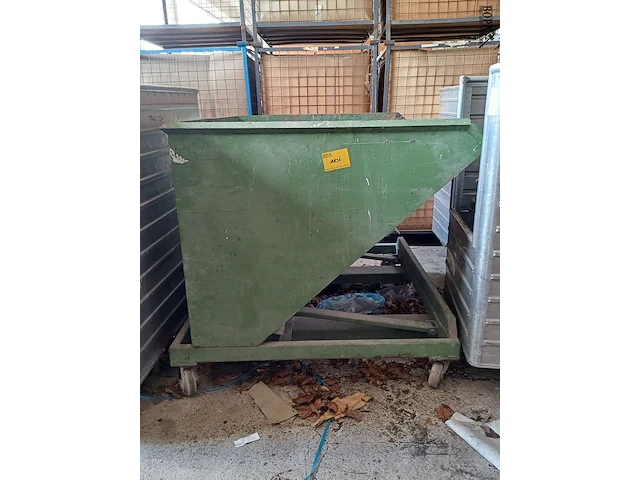 Lot 1136 - mobiele kipcontainer groen - afbeelding 1 van  3