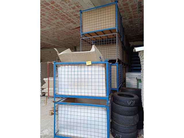 Lot 1137 - metalen stapelbak blauw. 30 stuks - afbeelding 3 van  3