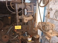 Lot 114 - antieke kolomboormachine - afbeelding 1 van  4
