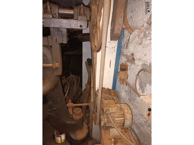 Lot 114 - antieke kolomboormachine - afbeelding 4 van  4