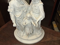 Lot 114 - beeld biscuit, heilige familie - afbeelding 1 van  4