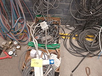 Lot 114 - elektriciteitsmateriaal - afbeelding 1 van  5