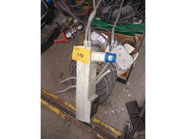 Lot 114 - elektriciteitsmateriaal - afbeelding 2 van  5