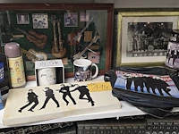 Lot 114 - groot lot beatle items ong 12 stuks - afbeelding 1 van  11