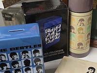 Lot 114 - groot lot beatle items ong 12 stuks - afbeelding 4 van  11