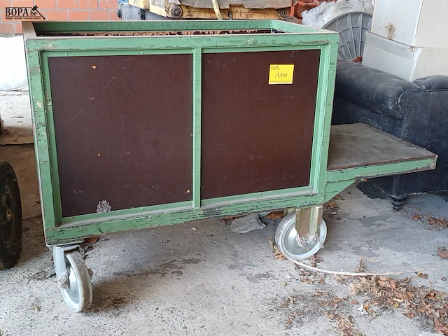 Lot 1140 - metalen transportbak groen - afbeelding 1 van  3
