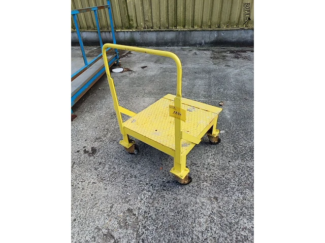 Lot 1144 - transportkar - afbeelding 1 van  3