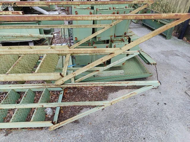 Lot 1145 - metalen industriële ladder - afbeelding 5 van  5