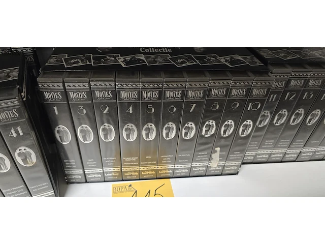 Lot 115 - lot laurel & hardy video boxen ong 6 stuks - afbeelding 2 van  6